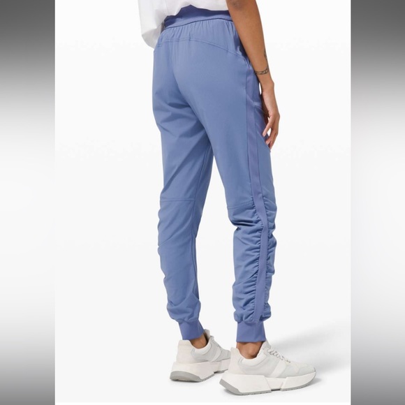 Lululemon Beyond the Studio Jogger
Water Drop Size 2 - Picture 2 of 6